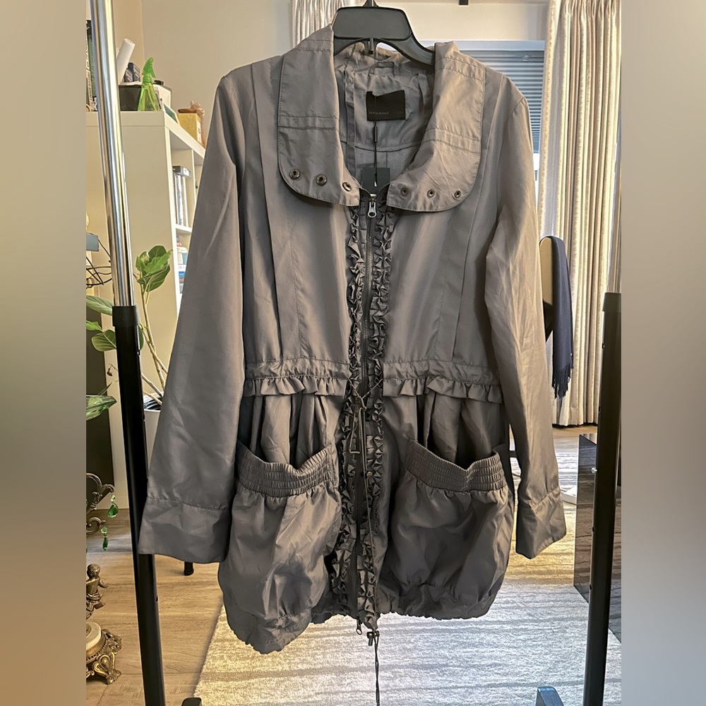 Very Moda Lightweight Jacket with Ruffle Detail